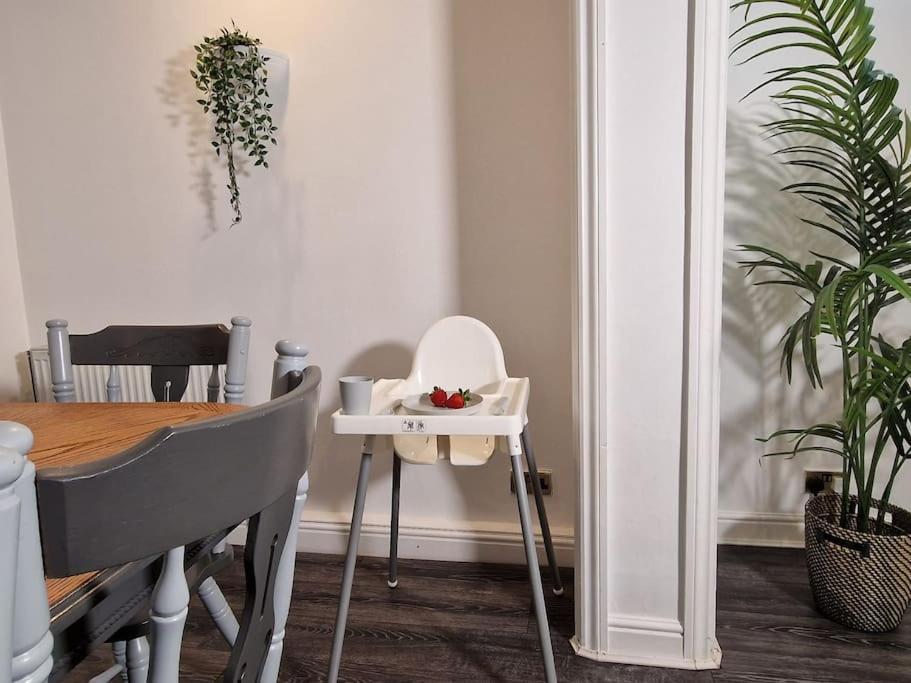 Spacious & Comfy Home- Very Close To Nec Birmingham ,Hs2 & Airport- Perfect For Contractors & Groups- Free Parking & Fast Wifi Marston Green Εξωτερικό φωτογραφία