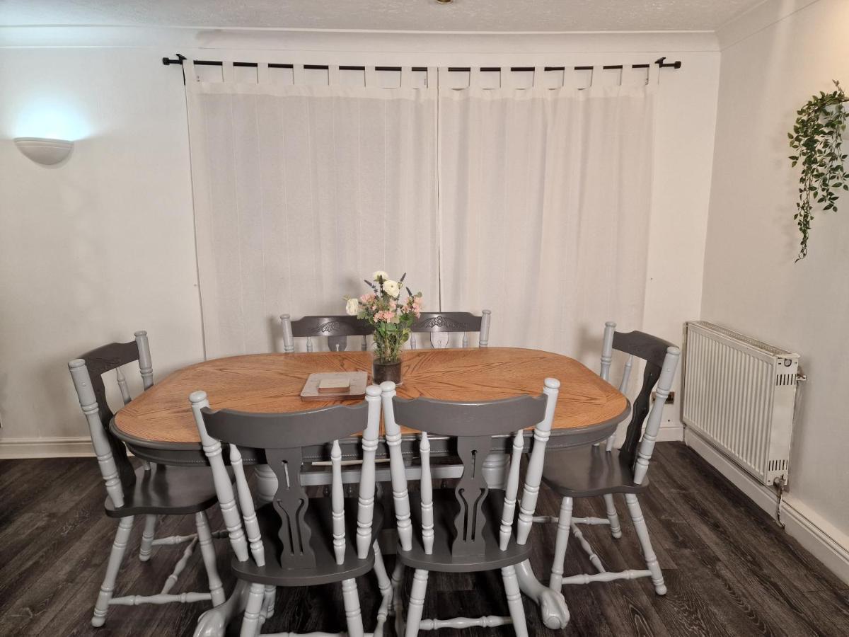 Spacious & Comfy Home- Very Close To Nec Birmingham ,Hs2 & Airport- Perfect For Contractors & Groups- Free Parking & Fast Wifi Marston Green Εξωτερικό φωτογραφία