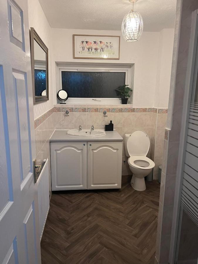 Spacious & Comfy Home- Very Close To Nec Birmingham ,Hs2 & Airport- Perfect For Contractors & Groups- Free Parking & Fast Wifi Marston Green Εξωτερικό φωτογραφία