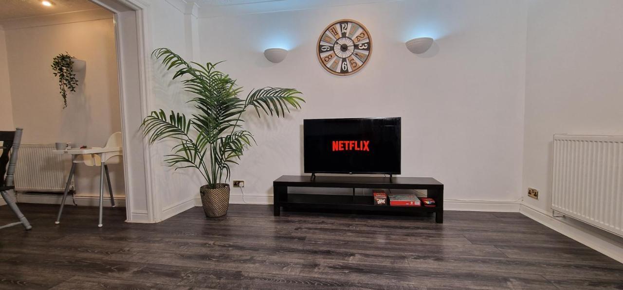 Spacious & Comfy Home- Very Close To Nec Birmingham ,Hs2 & Airport- Perfect For Contractors & Groups- Free Parking & Fast Wifi Marston Green Εξωτερικό φωτογραφία